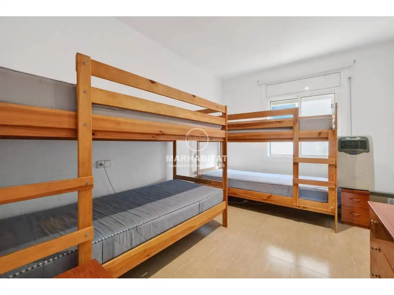 Habitación de Casa o chalet en venta en L'Escala con Terraza y Amueblado
