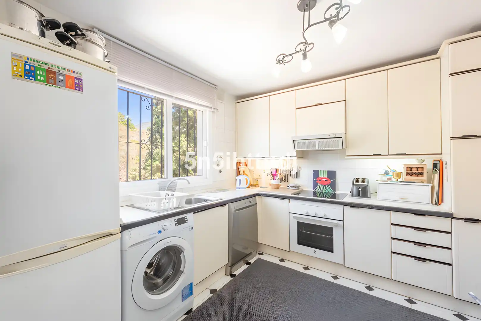 Cocina de Ático en venta en Marbella con Terraza, Piscina y Amueblado