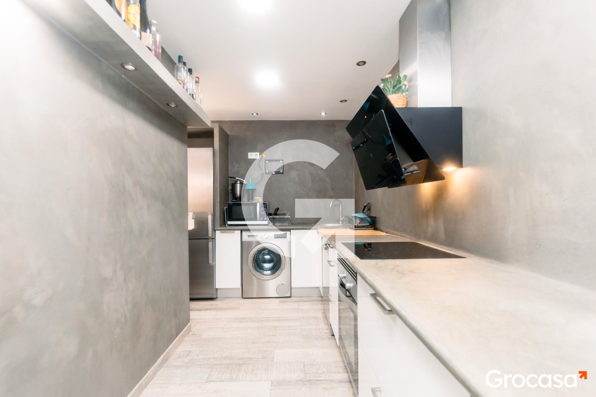 Kitchen of Flat for sale in Sant Boi de Llobregat  with Air Conditioner, Oven and Balcony