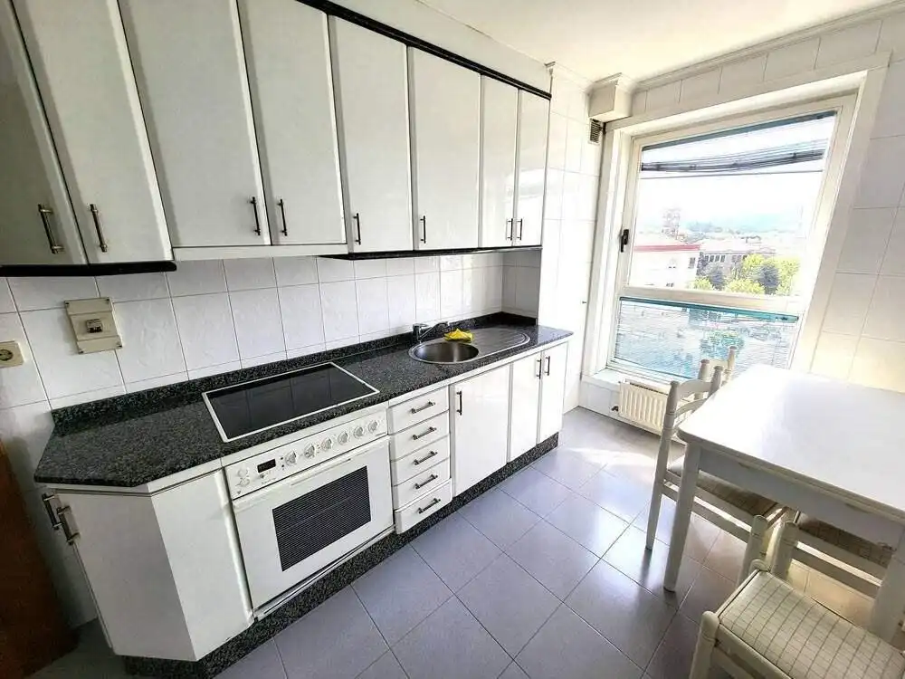 Kitchen of Flat for rent in Vigo 