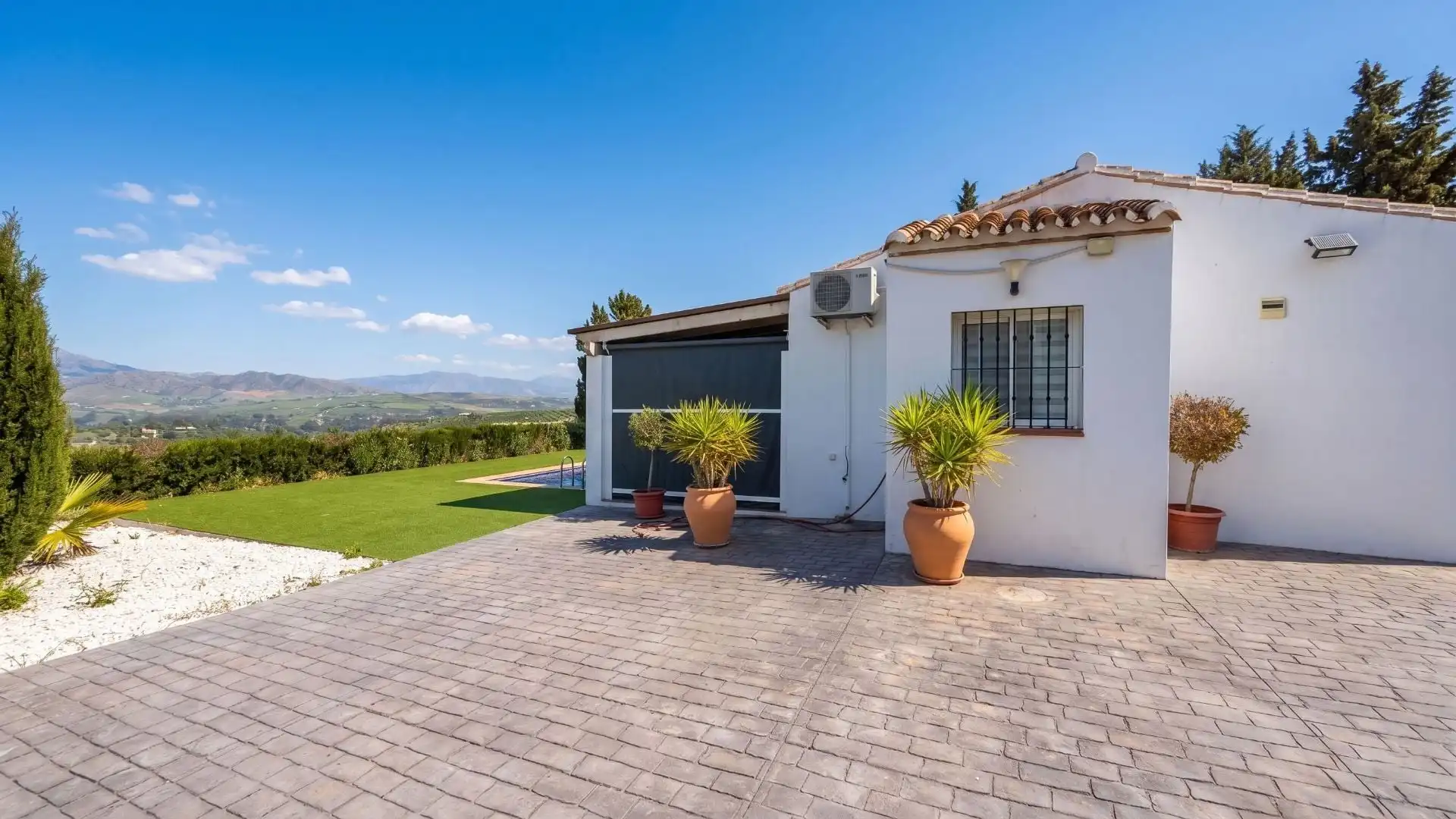 Vista exterior de Finca rústica en venta en Coín con Aire acondicionado y Piscina