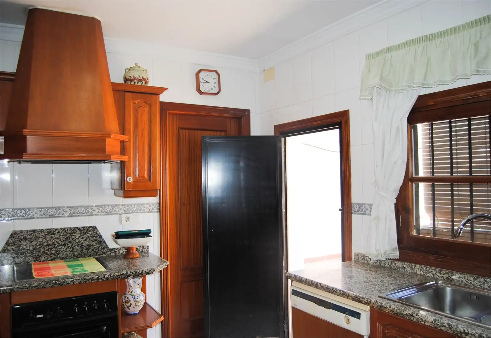 Cuina de Casa o xalet en venda en Vélez-Málaga amb Terrassa