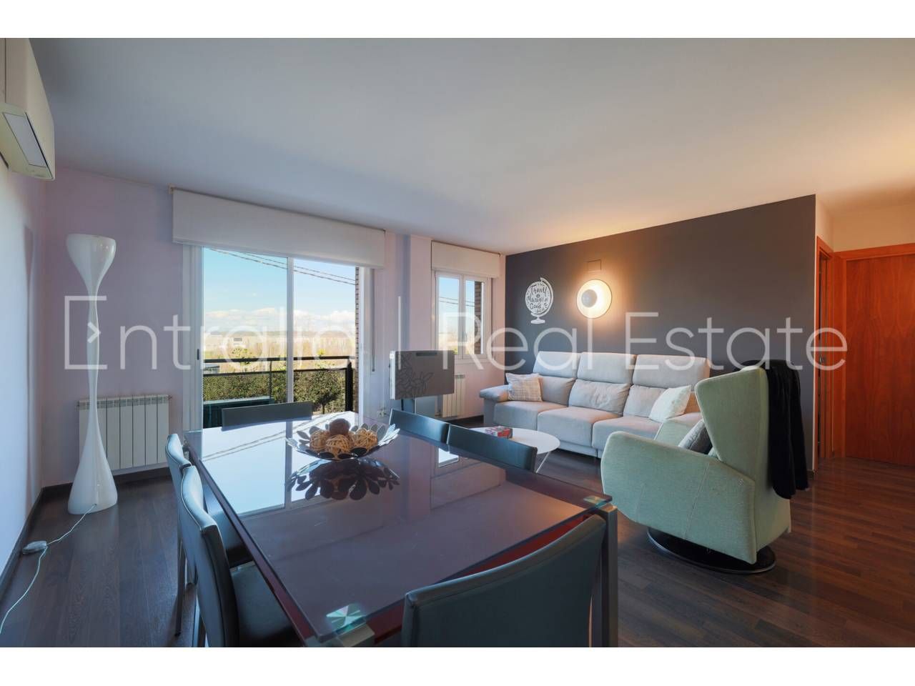 Sala d'estar de Pis en venda en Celrà amb Aire condicionat, Calefacció i Parquet