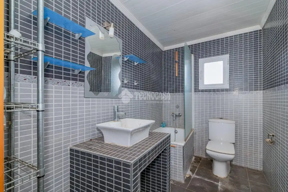 Bathroom of Detached homes for sale in Loja  with Terrace and Storage room