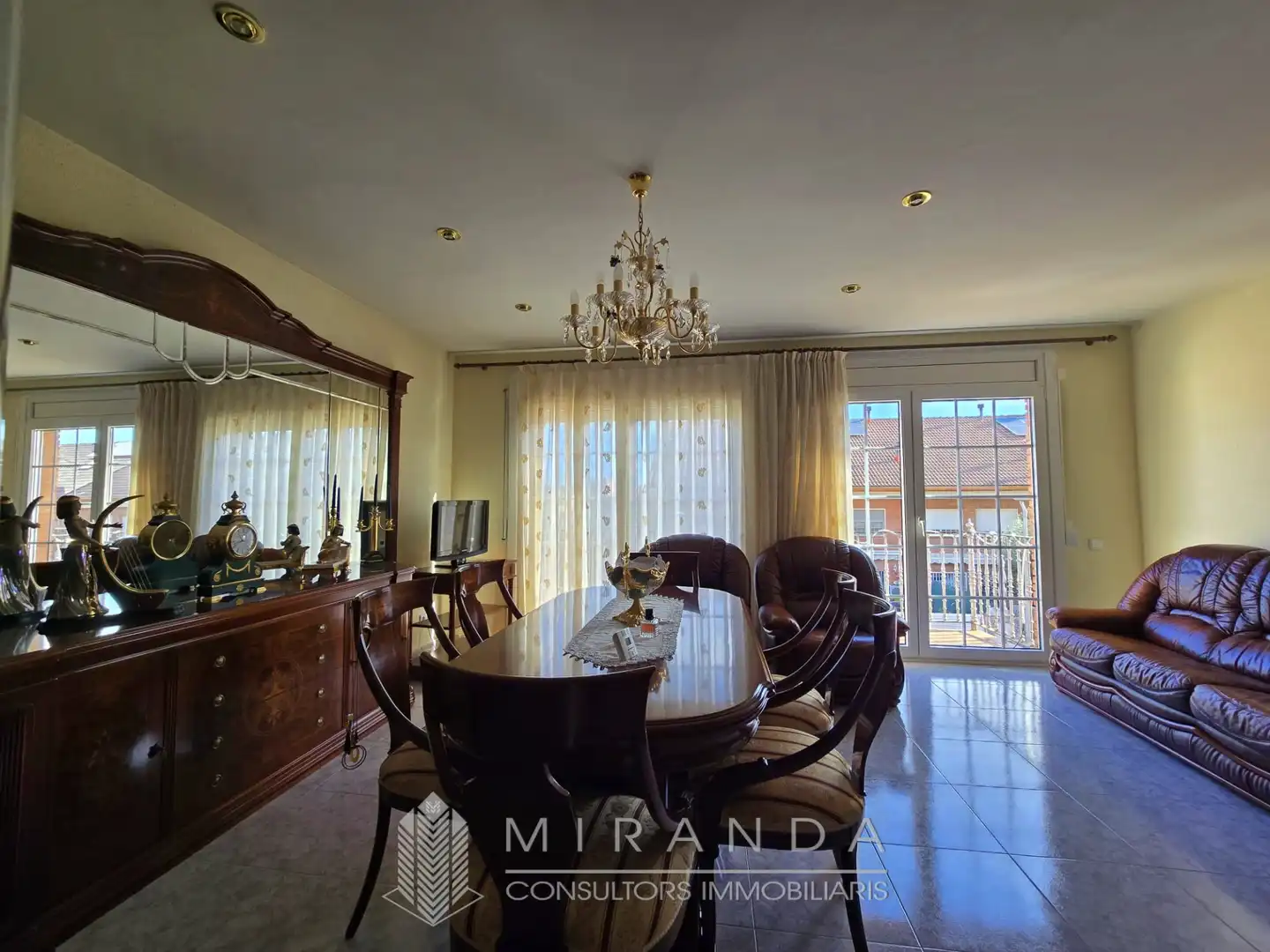 Comedor de Casa adosada en venta en Canovelles con Aire acondicionado, Calefacción y Terraza