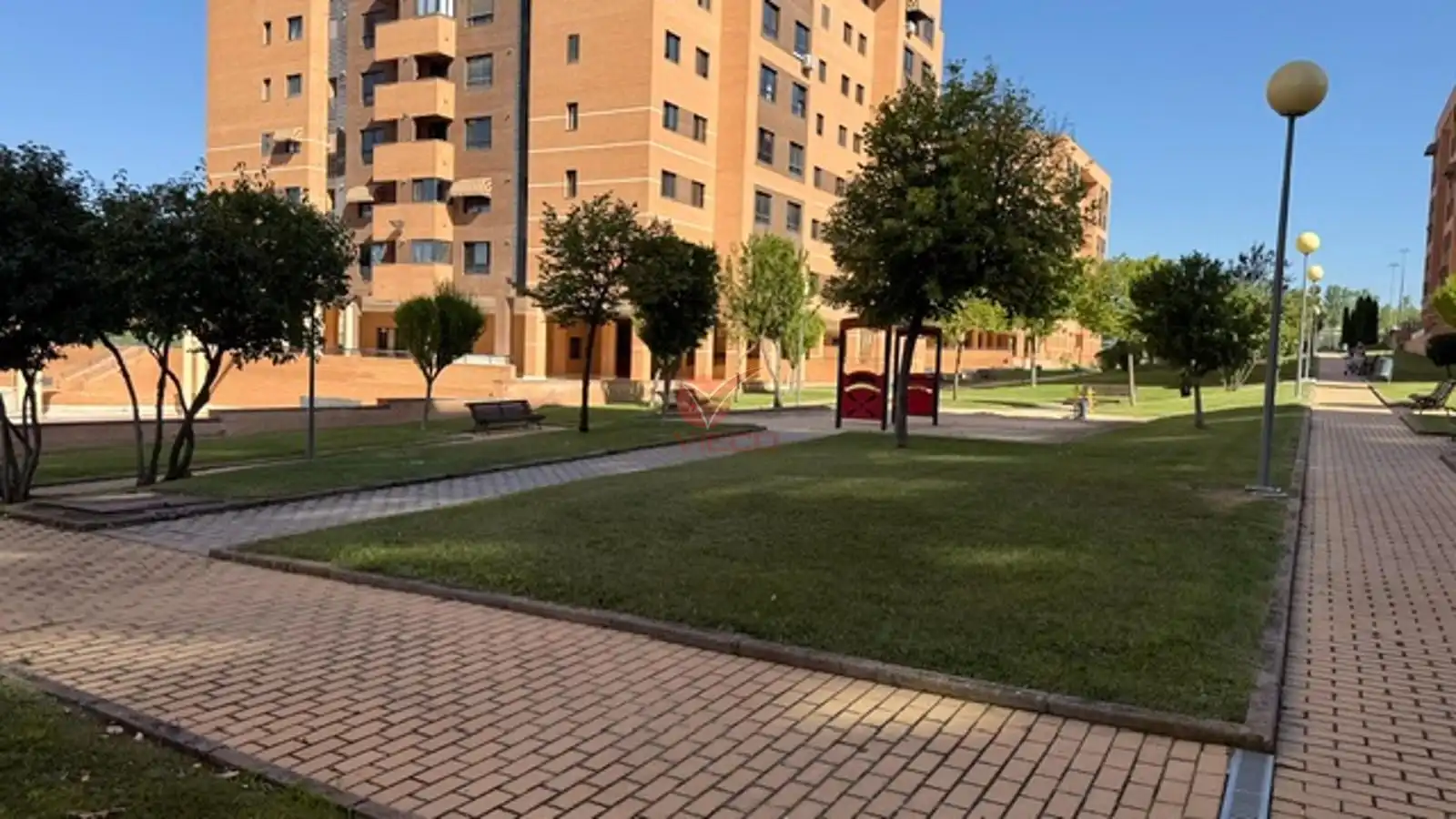 Vista exterior de Pis en venda en Cuenca amb Calefacció, Traster i Piscina