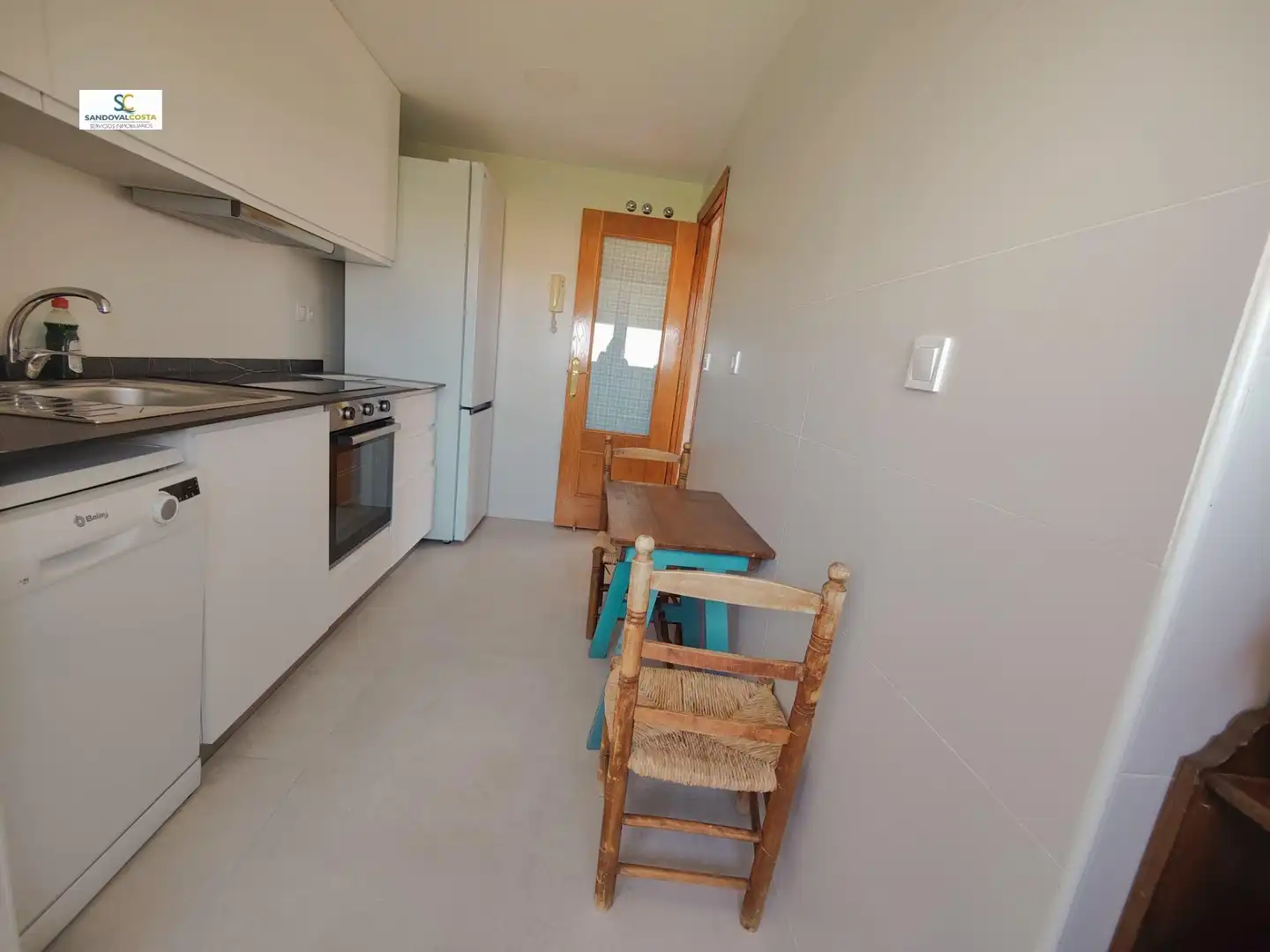 Cocina de Piso de alquiler en Alicante / Alacant con Parquet y Piscina comunitaria