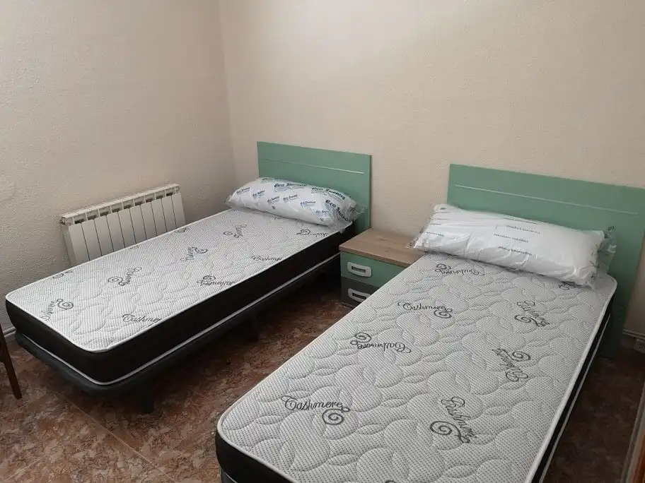 Habitación de Piso en venta en  Logroño con Calefacción y Amueblado
