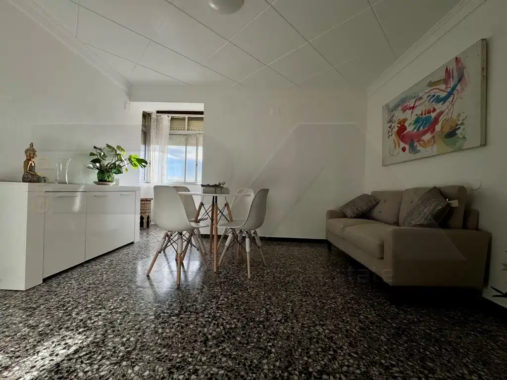 Sala d'estar de Pis en venda en Tarragona amb Forn