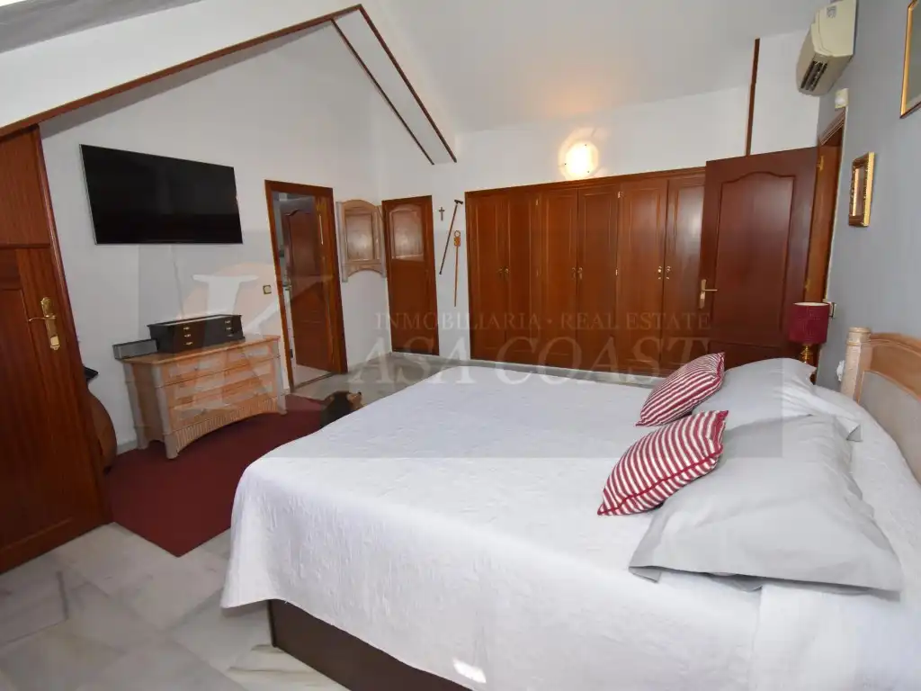 Habitación de Ático en venta en Fuengirola con Aire acondicionado, Jardín privado y Terraza