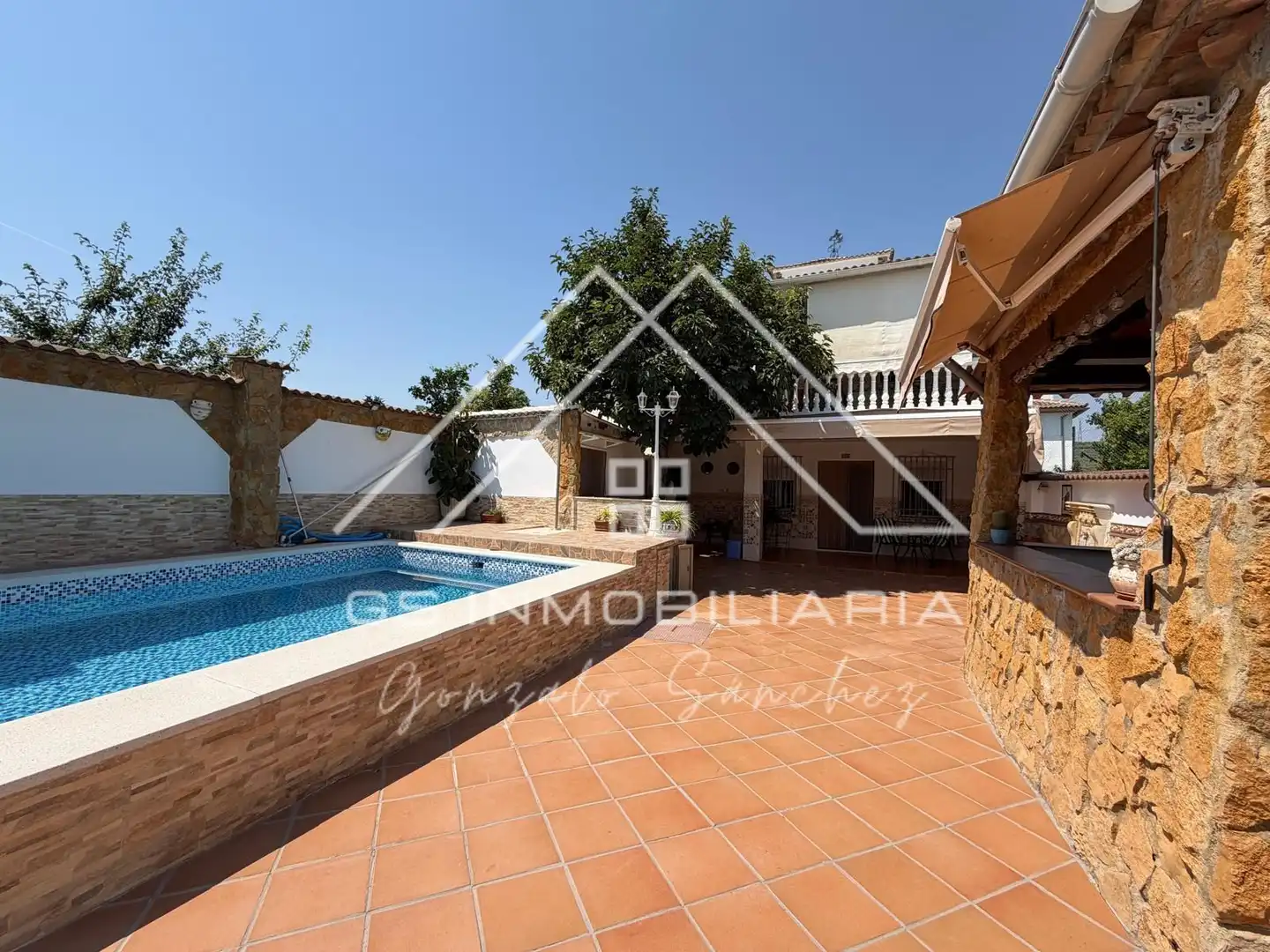 Jardí de Casa o xalet en venda en Lucena