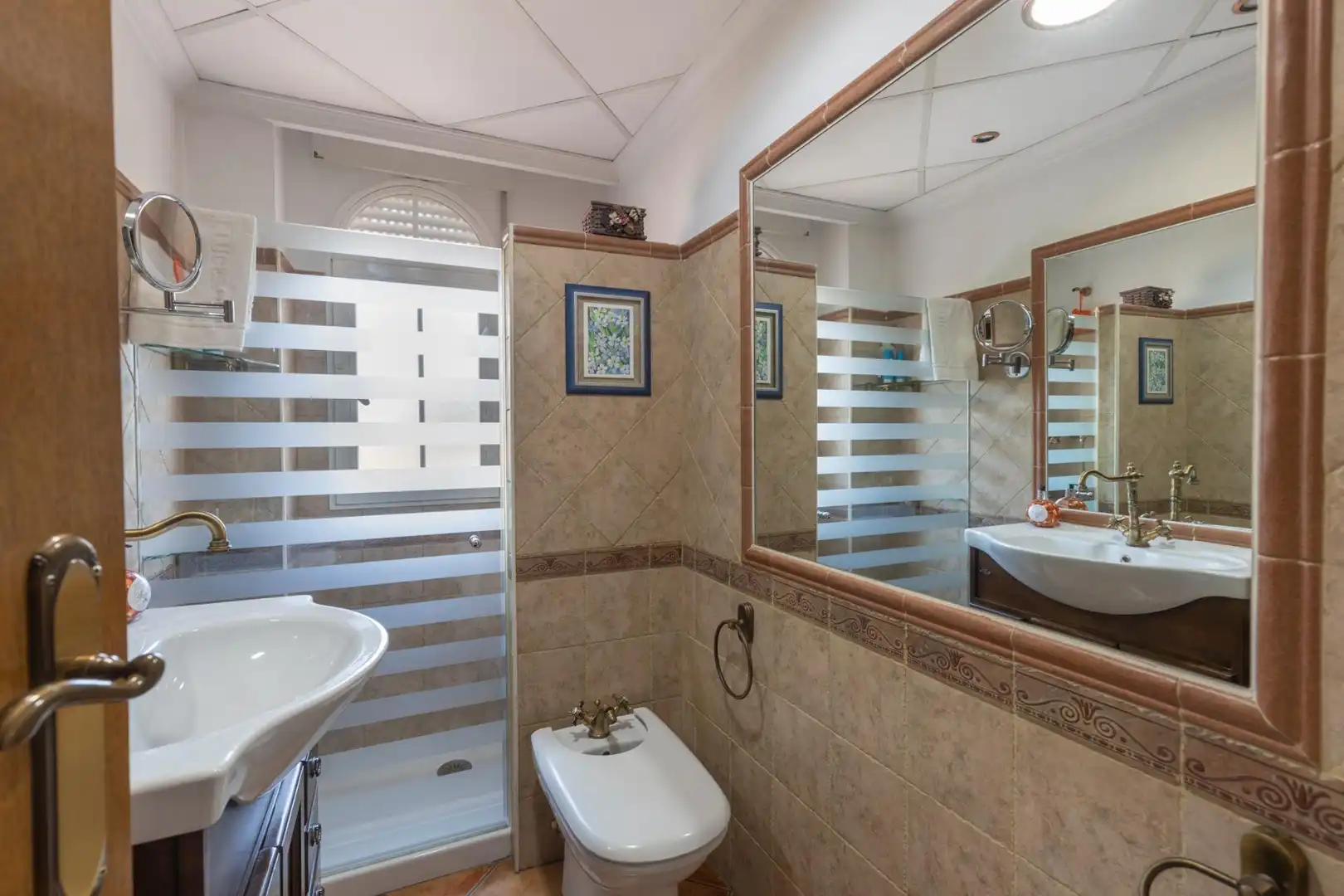 Bathroom of Houses for sale in Granada  with Air Conditioner, Heating and Storage room