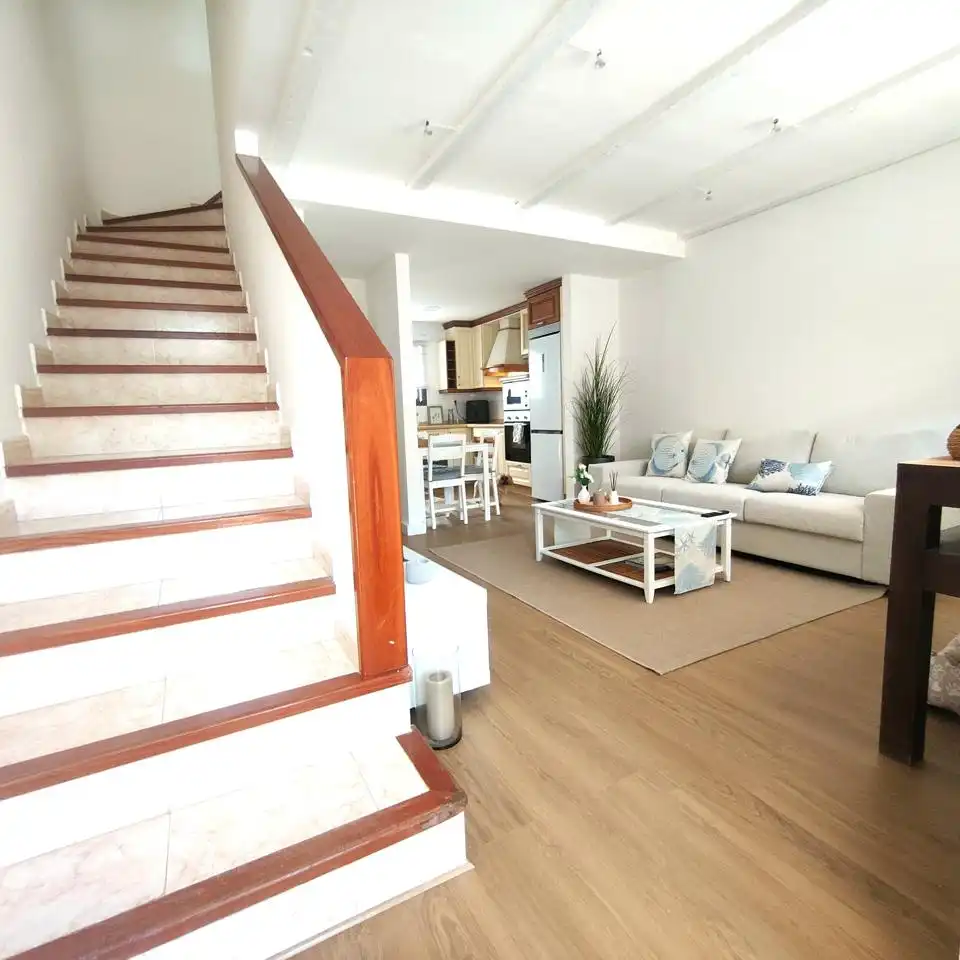Sala de estar de Dúplex de alquiler en Agüimes con Terraza, Trastero y Amueblado