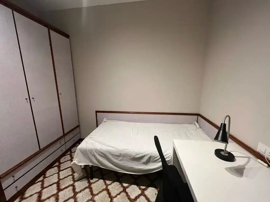 Dormitori de Pis en venda en  Barcelona Capital amb Balcó