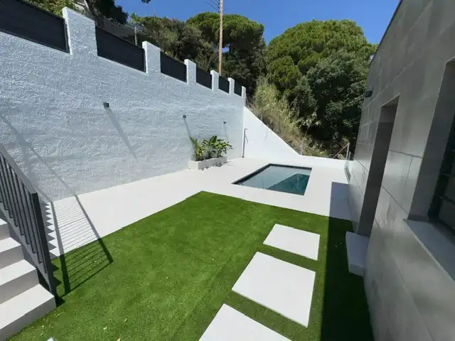 Swimming pool of Houses for sale in Sant Pol de Mar  with Air Conditioner, Private garden and Terrace