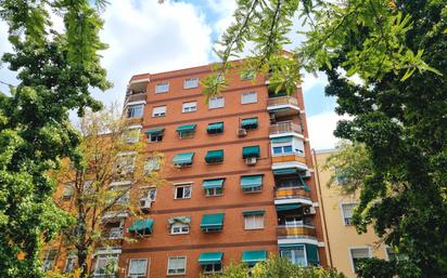 Exterior view of Flat for sale in  Madrid Capital  with Heating, Parquet flooring and Terrace
