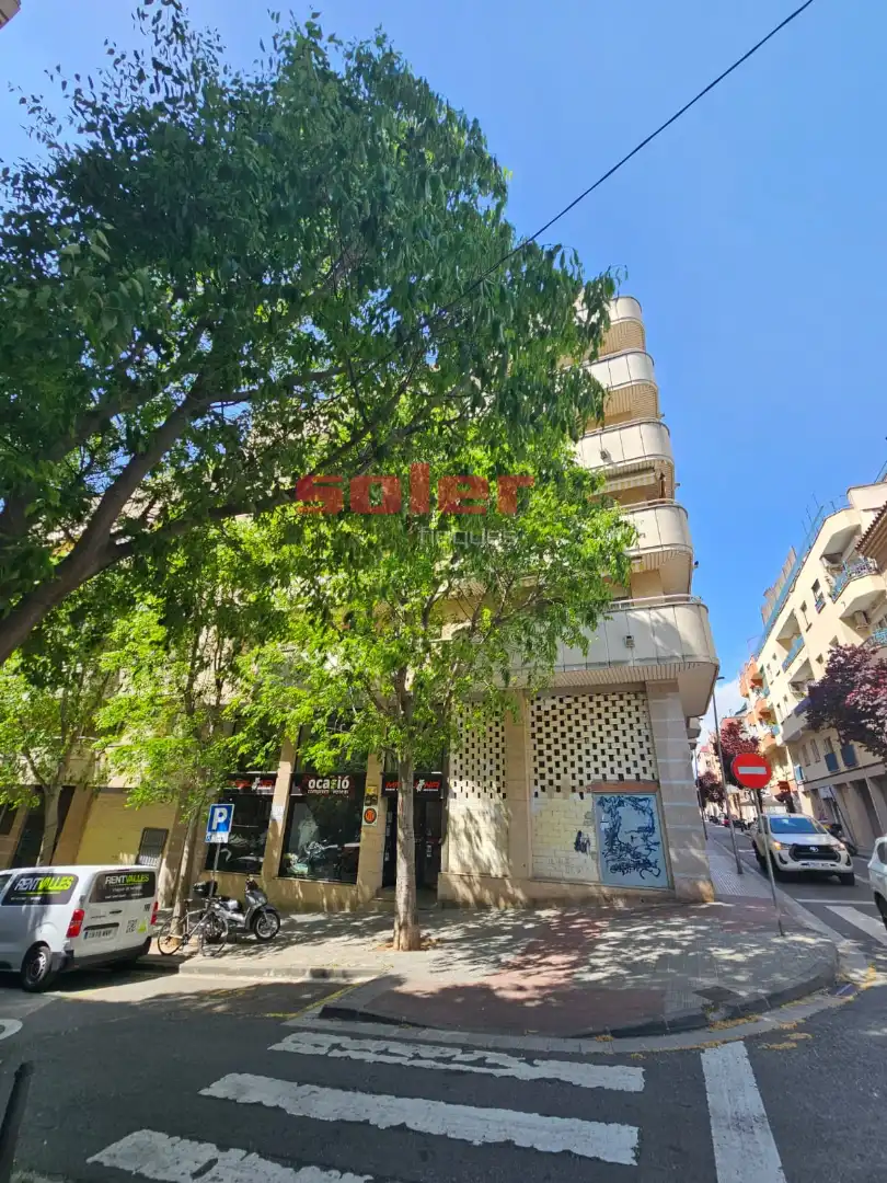 Außenansicht von Geschaftsraum zum Verkauf in Sant Cugat del Vallès