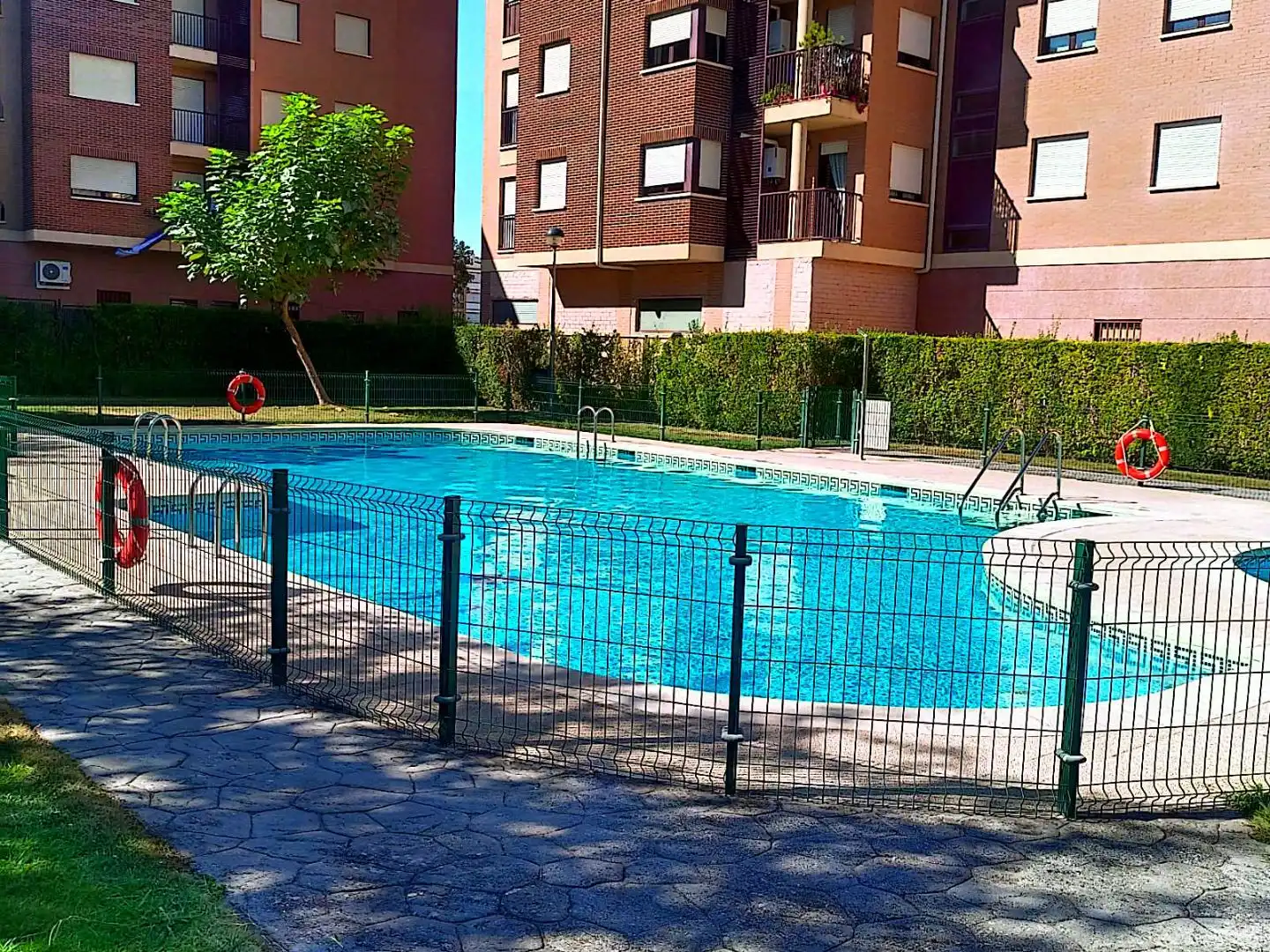 Piscina de Pis en venda en Santo Domingo de la Calzada amb Terrassa i Balcó