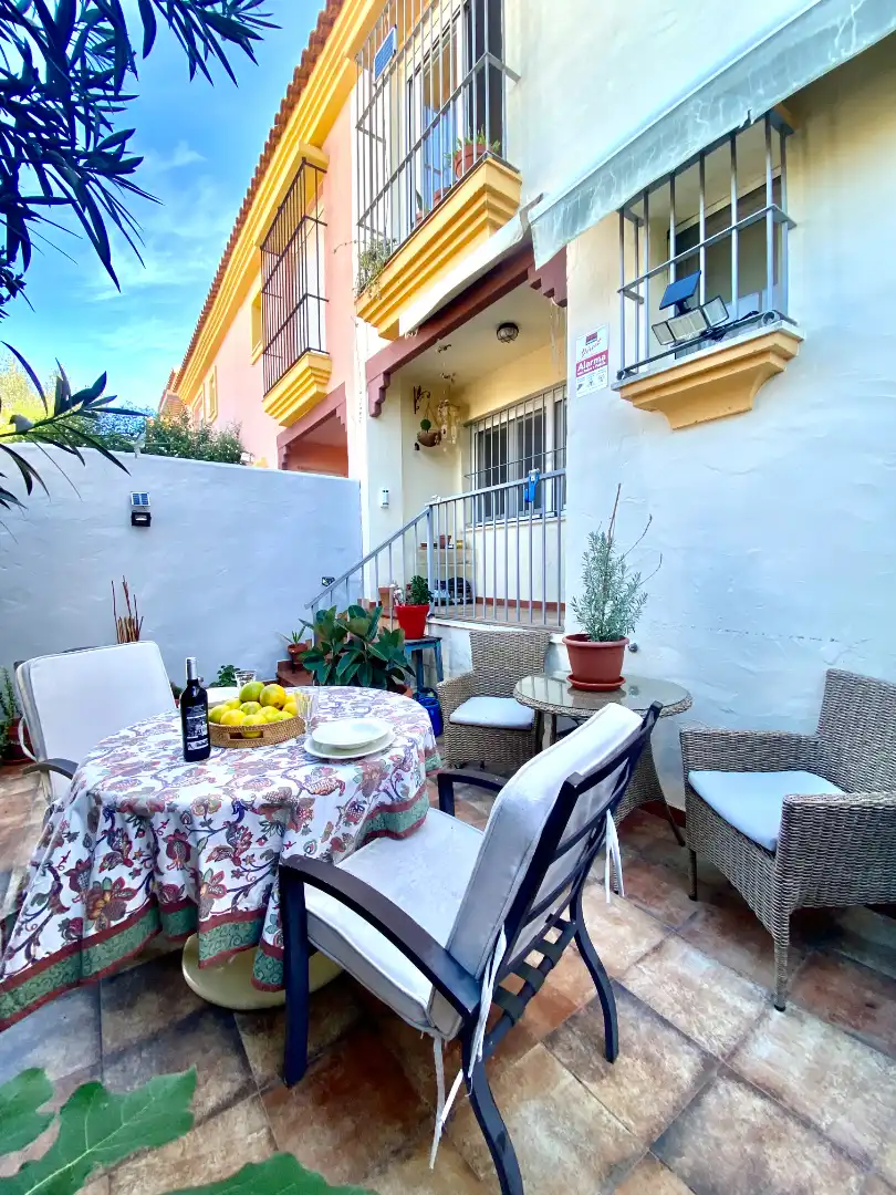 Terraced house with terrace for sale in Calle Rodrigo Pérez Ponce 7, imagen 4