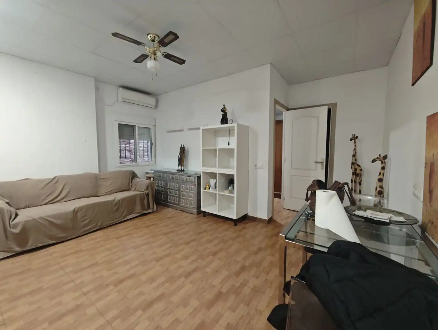 Sala de estar de Casa o chalet en venta en Alcalá de Guadaira con Aire acondicionado y Terraza