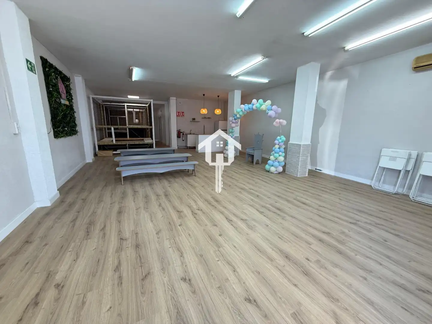 Local en venta en Alicante / Alacant con Aire acondicionado