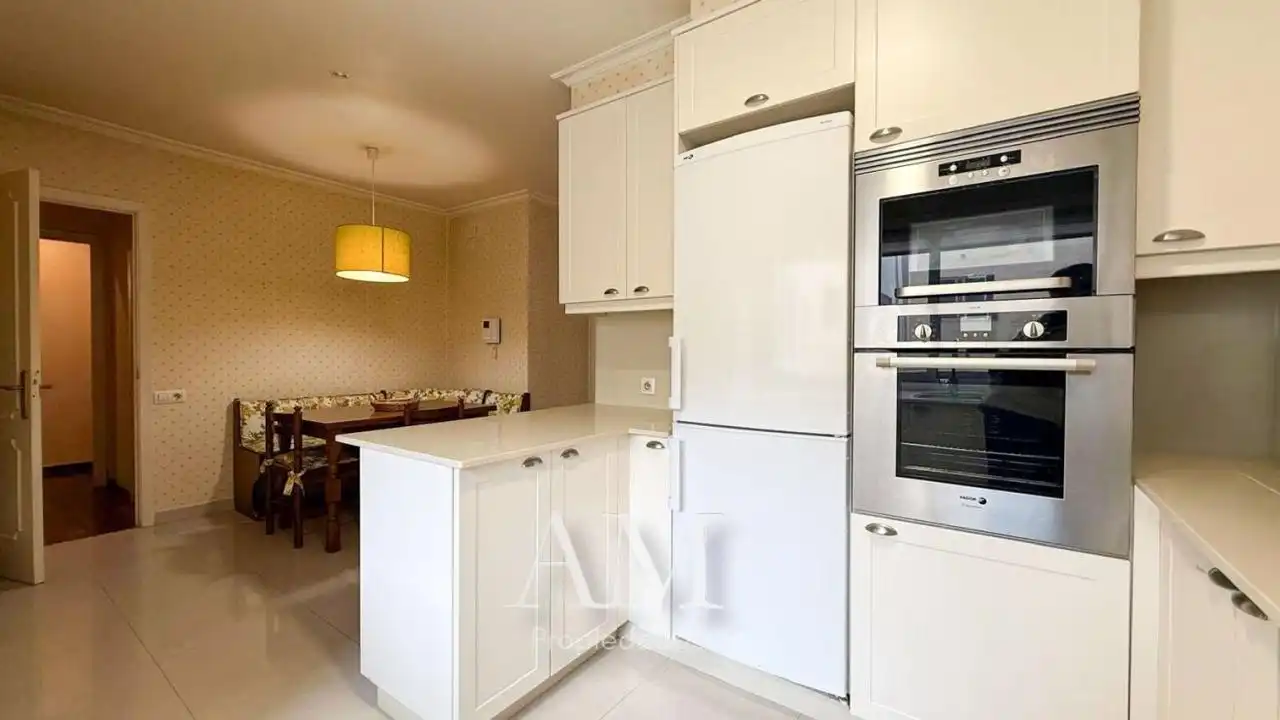 Kitchen of Flat for sale in Vigo   with Heating and Storage room