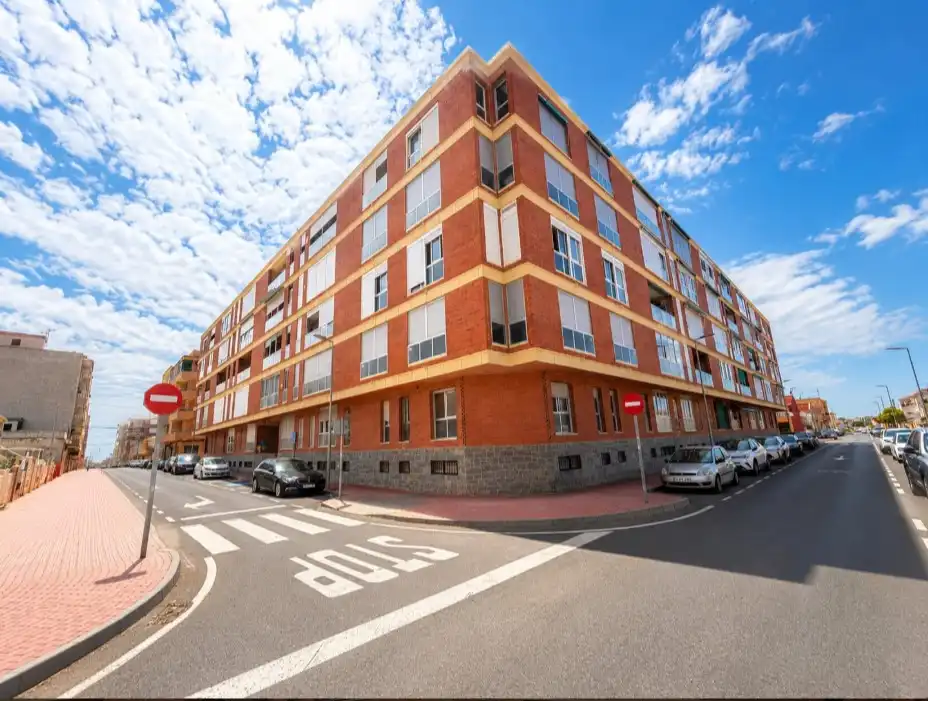 Vista exterior de Apartament en venda en Torrevieja amb Terrassa, Piscina i Moblat