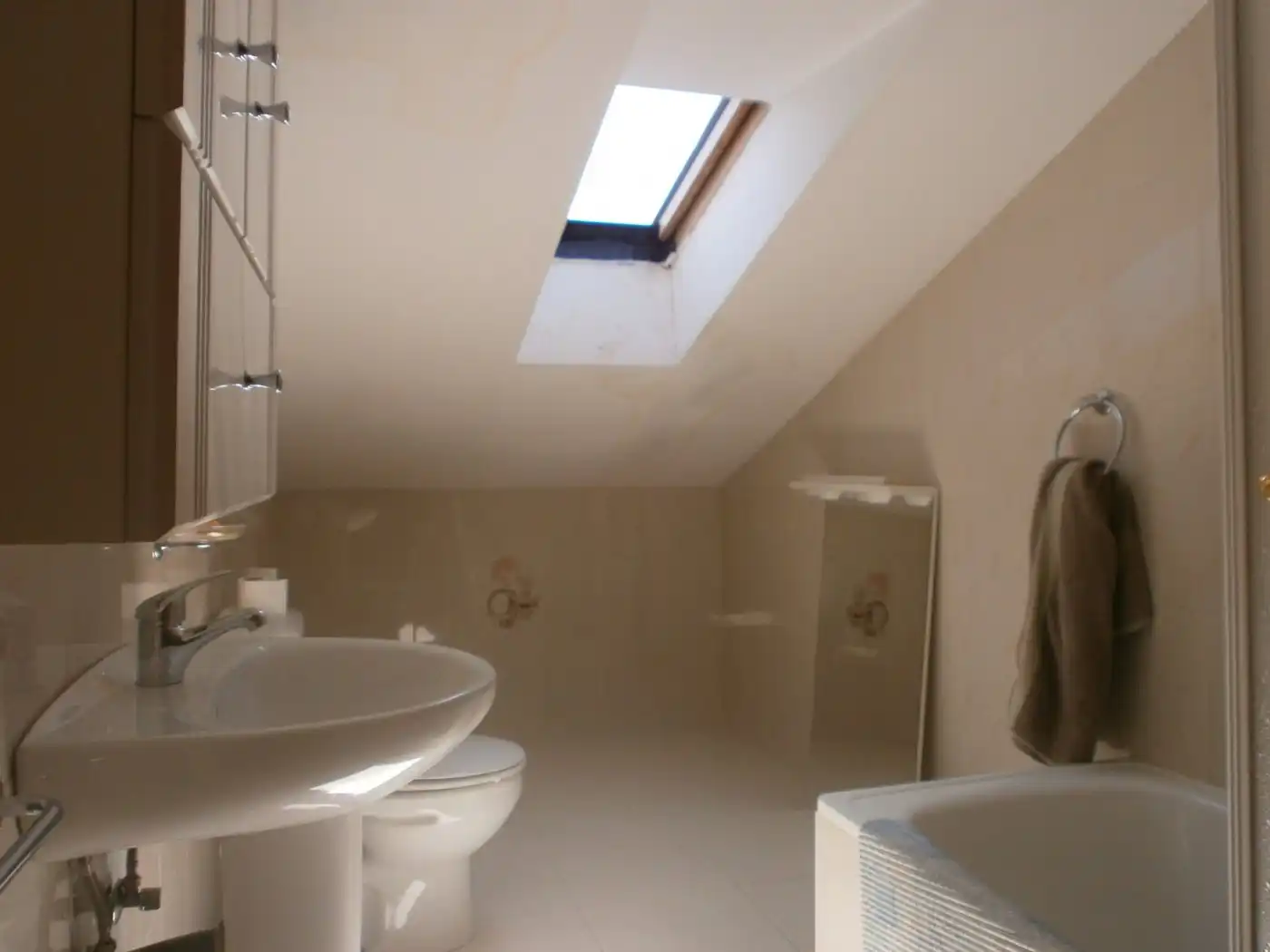 Bathroom of Houses for sale in Abades  with Heating, Private garden and Swimming Pool