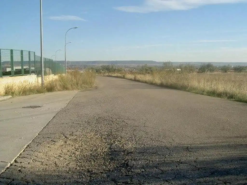 Vista exterior de Terreny industrial en venda en Yunquera de Henares