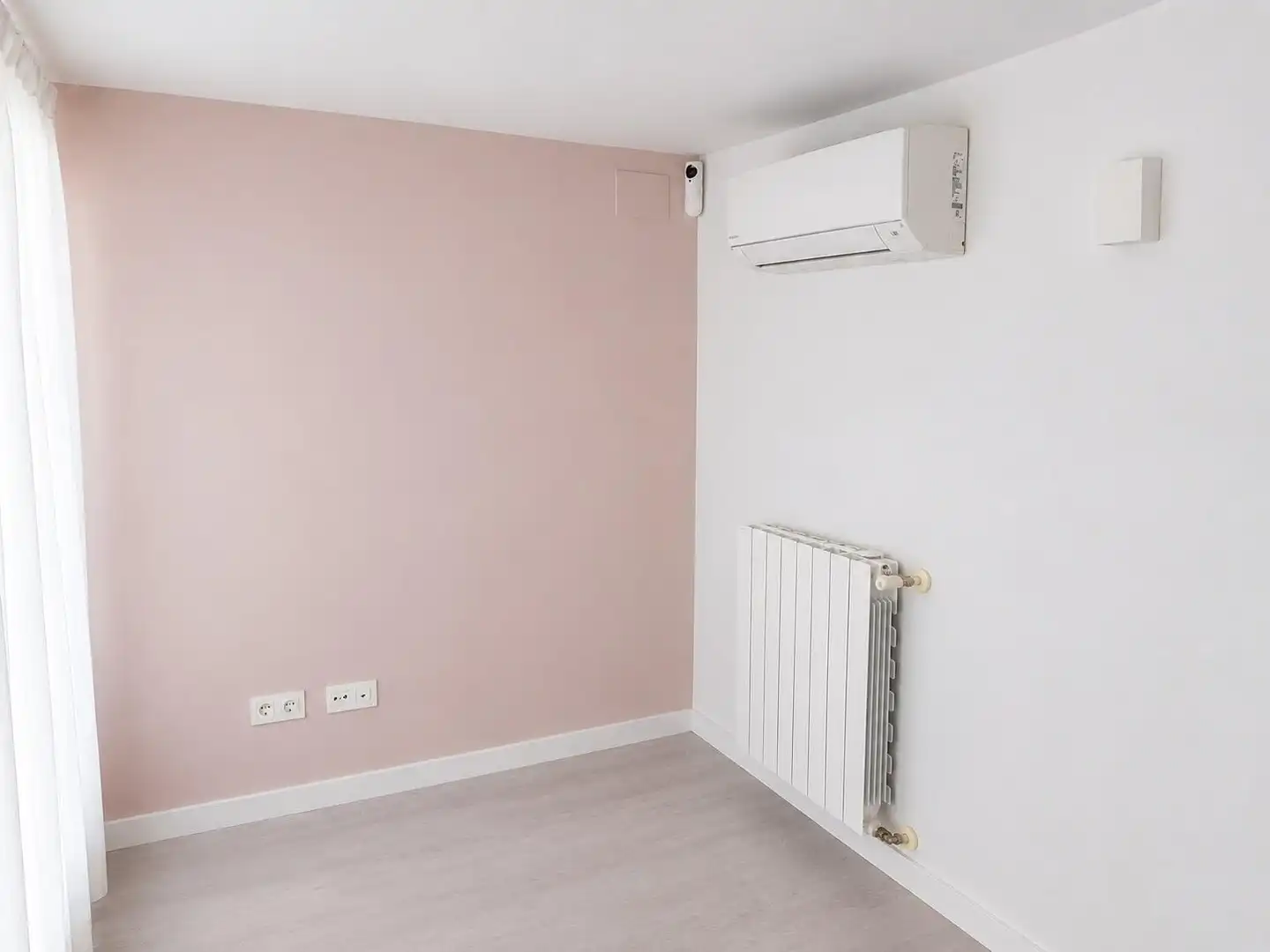 Bedroom of Attic for rent in Badalona  with Air Conditioner, Heating and Parquet flooring
