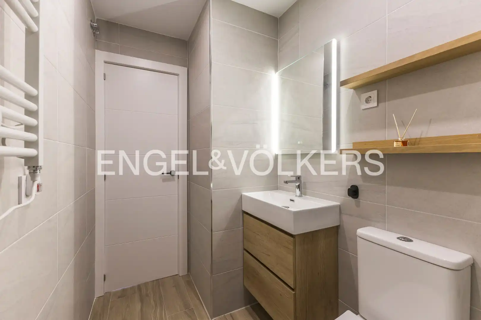 Baño de Planta baja de alquiler en Madrid con Aire acondicionado y Calefacción