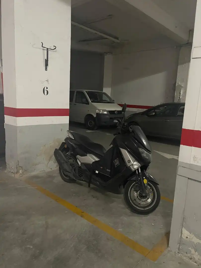 Motorradstellplatz mit Aufzug zum Verkauf in Carrer Ramon Soldevila 22