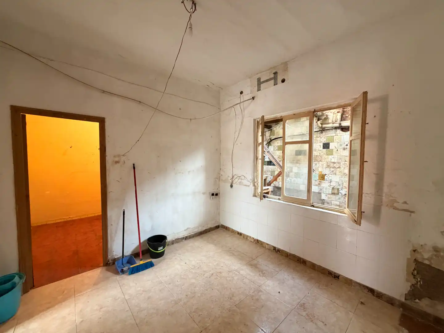 Casa adosada en venta en Cartagena con Terraza, Trastero y Alarma