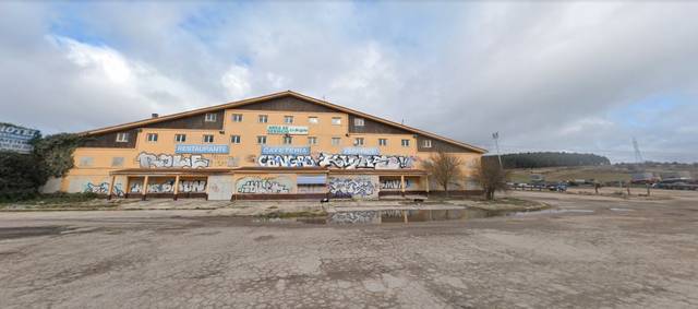 Edificio en Venta en Calle el Charquillo en Monasterio de Rodilla