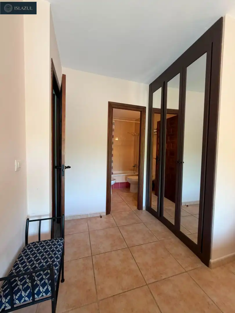 Badezimmer von Einfamilien-Reihenhaus zum Verkauf in Islantilla mit Privatgarten, Terrasse und Abstellraum