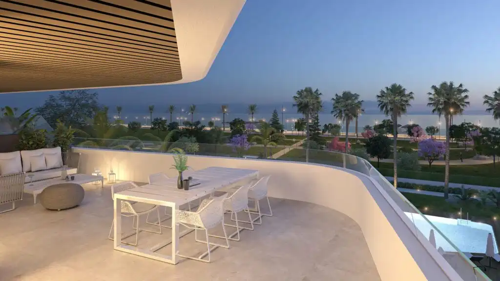Terrasse von Erdgeschoss zum Verkauf in Torremolinos mit Klimaanlage, Privatgarten und Terrasse