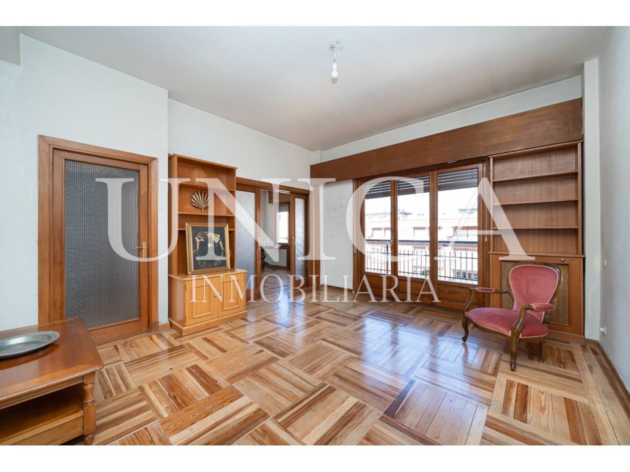 Living room of Flat for sale in  Madrid Capital  with Heating, Parquet flooring and Terrace