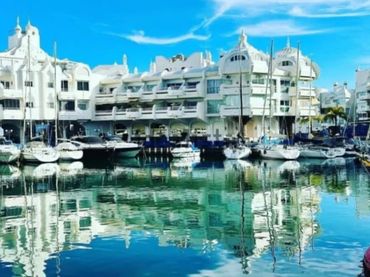 Àtic amb balcó en venda a Puerto Marina