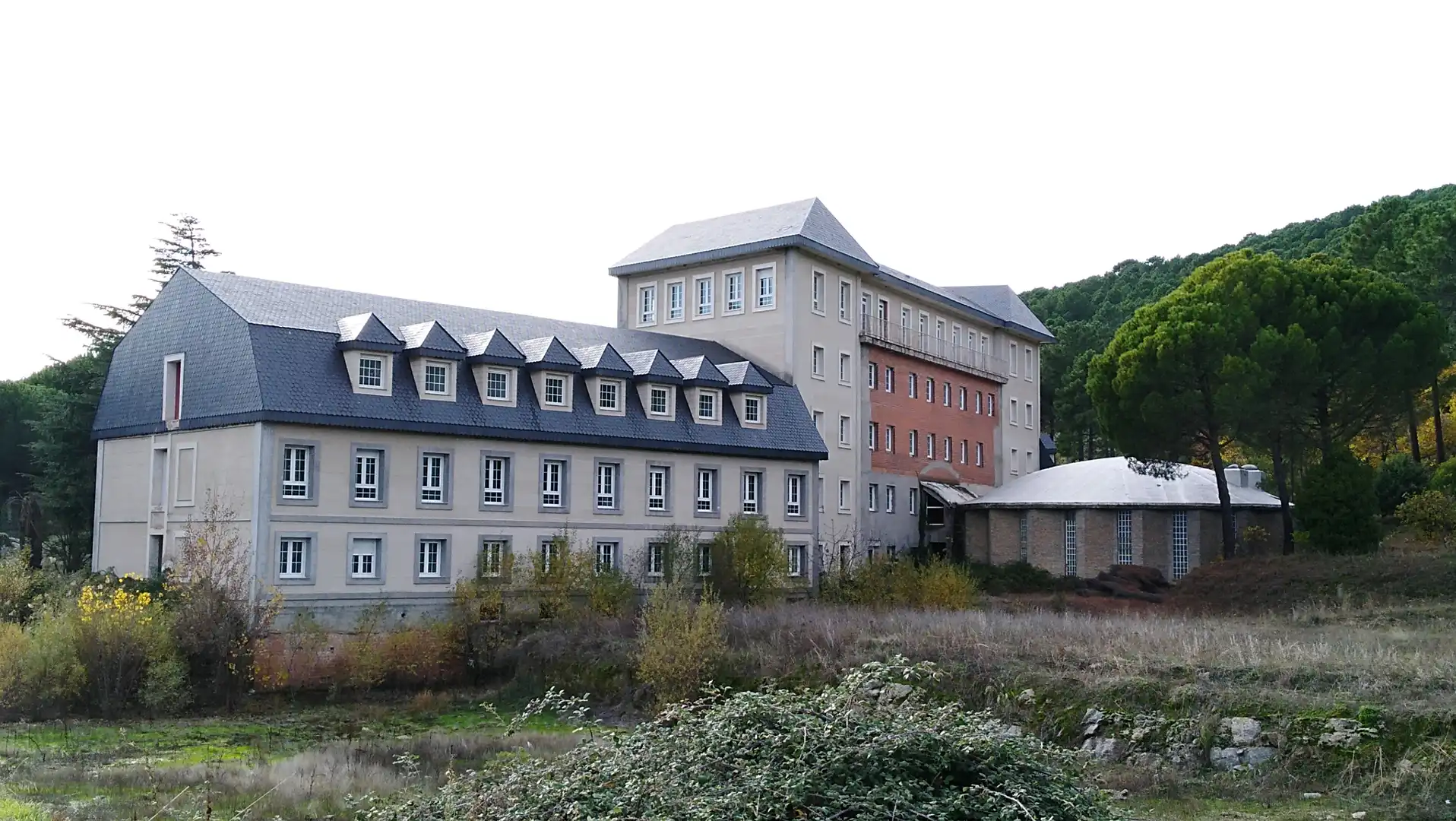Exterior view of Buildings for sale in Mombeltrán