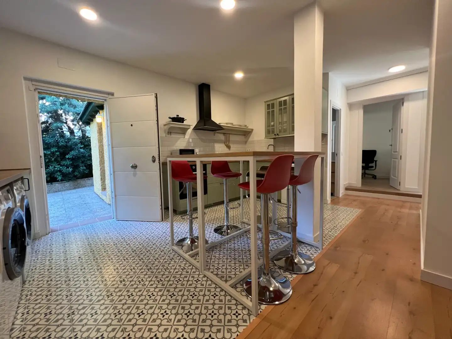 Cuina de Casa o xalet per a compartir en Madrid amb Aire condicionat, Calefacció i Jardí privat