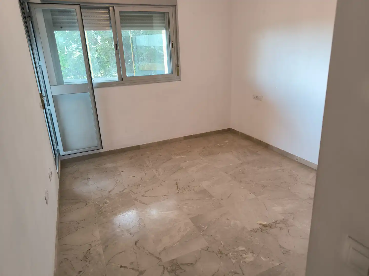 Bedroom of Flat for sale in Sevilla  with Air Conditioner, Heating and Terrace