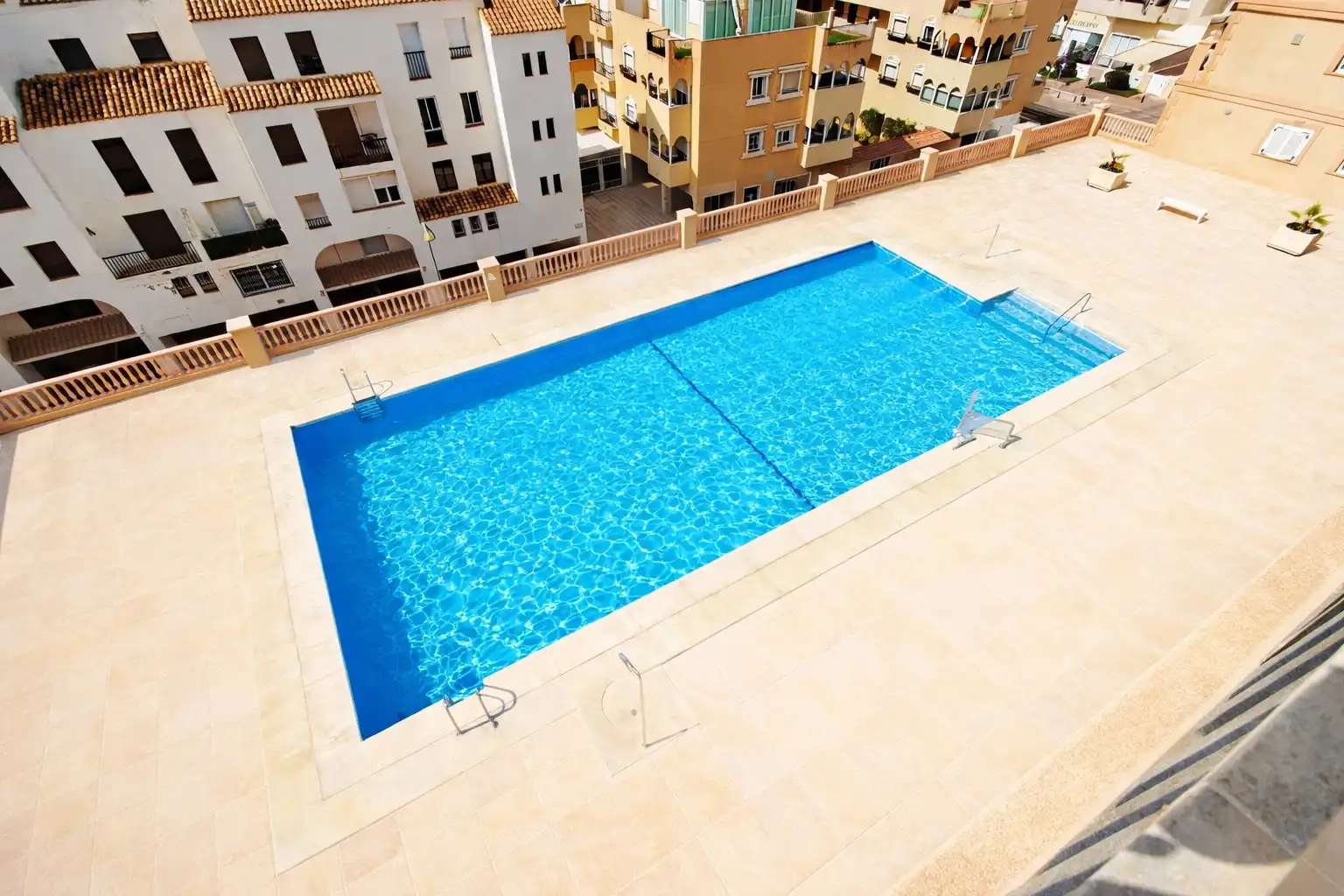 Appartement compact avec piscine à vendre à Calle Arquitecto Julián Laguna 67, imagen 3