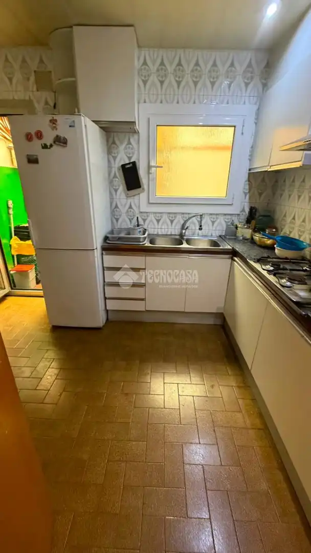 Cocina de Piso en venta en Barcelona con Calefacción y Balcón