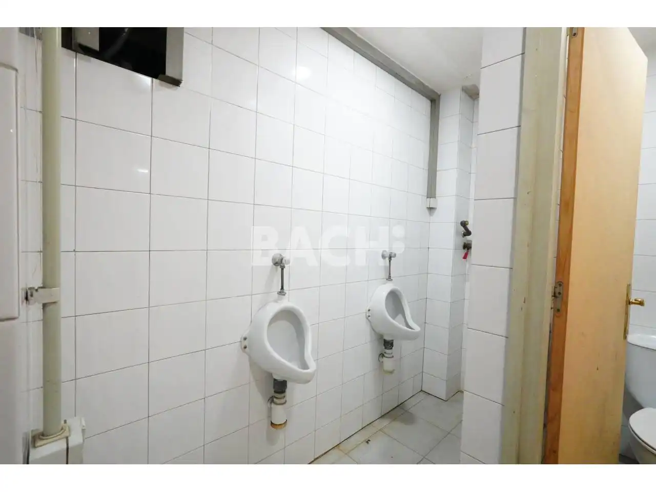 Bathroom of Industrial buildings for rent in Vic