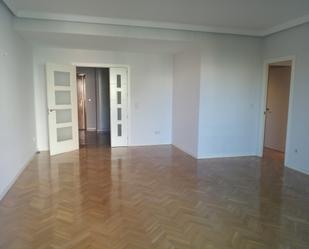 Flat to rent in  Madrid Capital  with Air Conditioner and Terrace