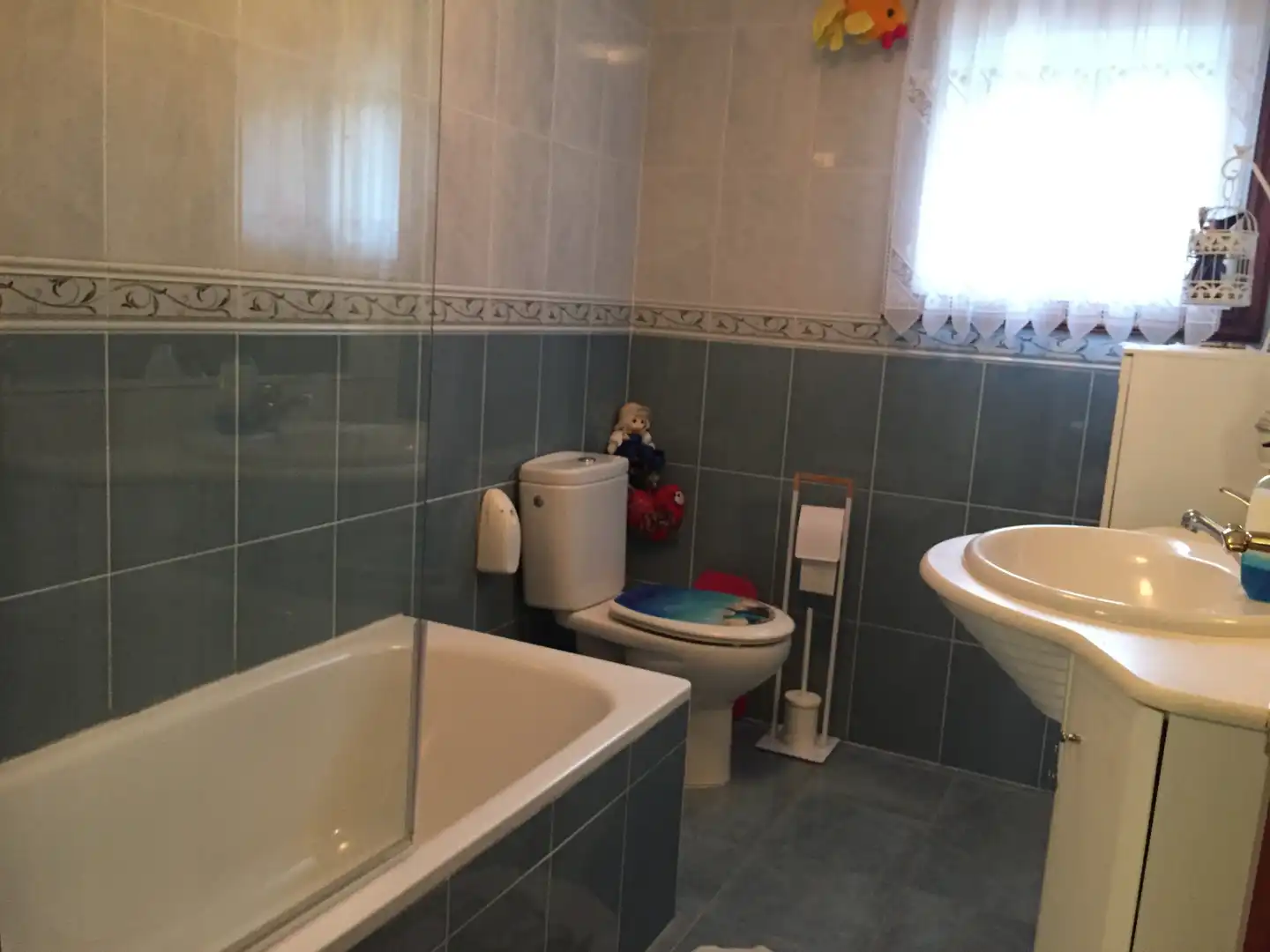 Bany de Casa o xalet en venda en Vigo  amb Calefacció, Forn i Rentadora