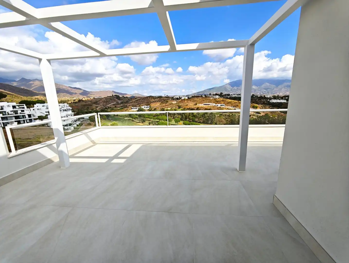 Attico con piscina in vendita a Calle Valle de Somiedo Urbanización Lagar Martell, imagen 4