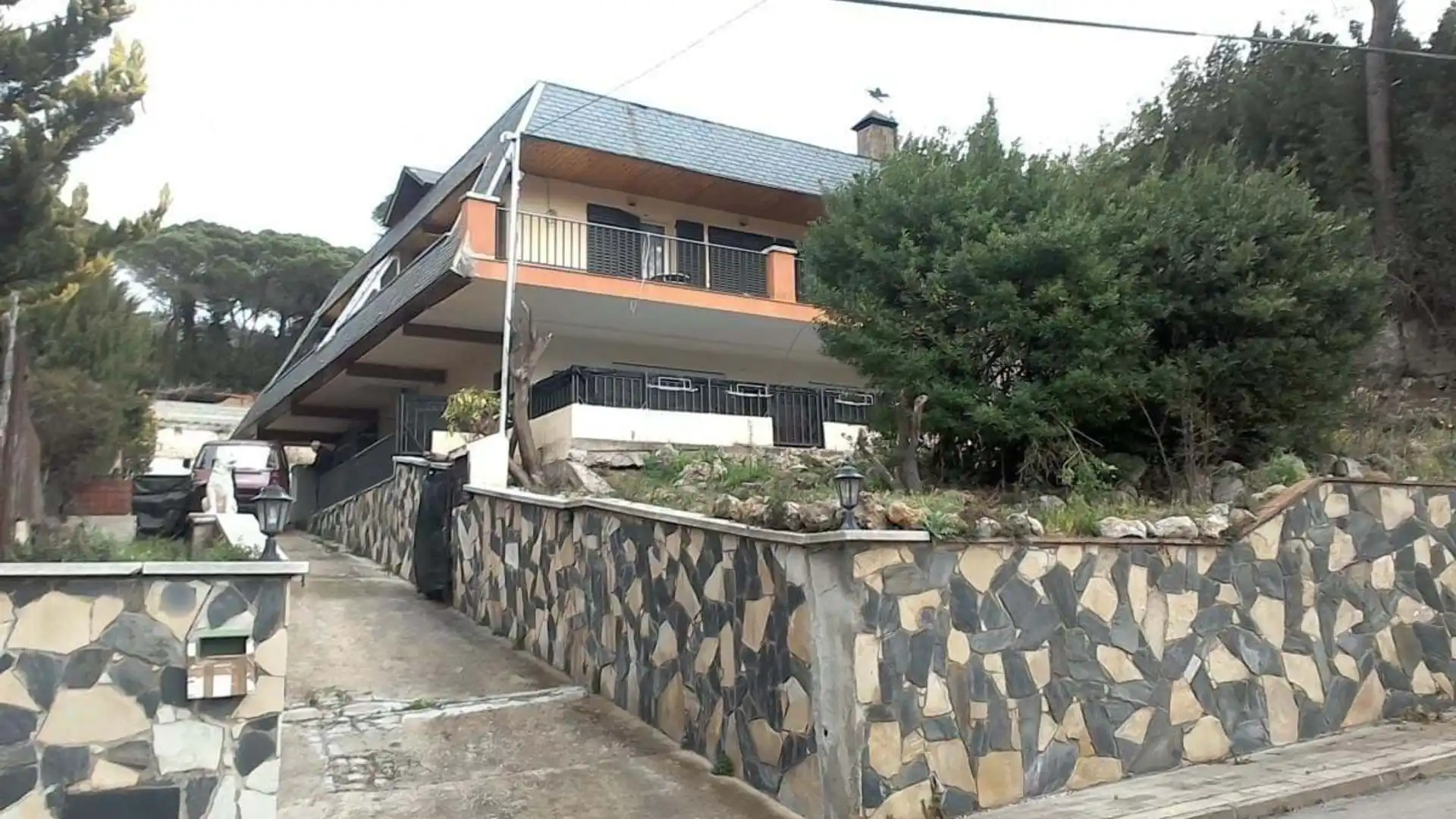 Vista exterior de Casa o chalet en venta en Llinars del Vallès con Terraza y Piscina