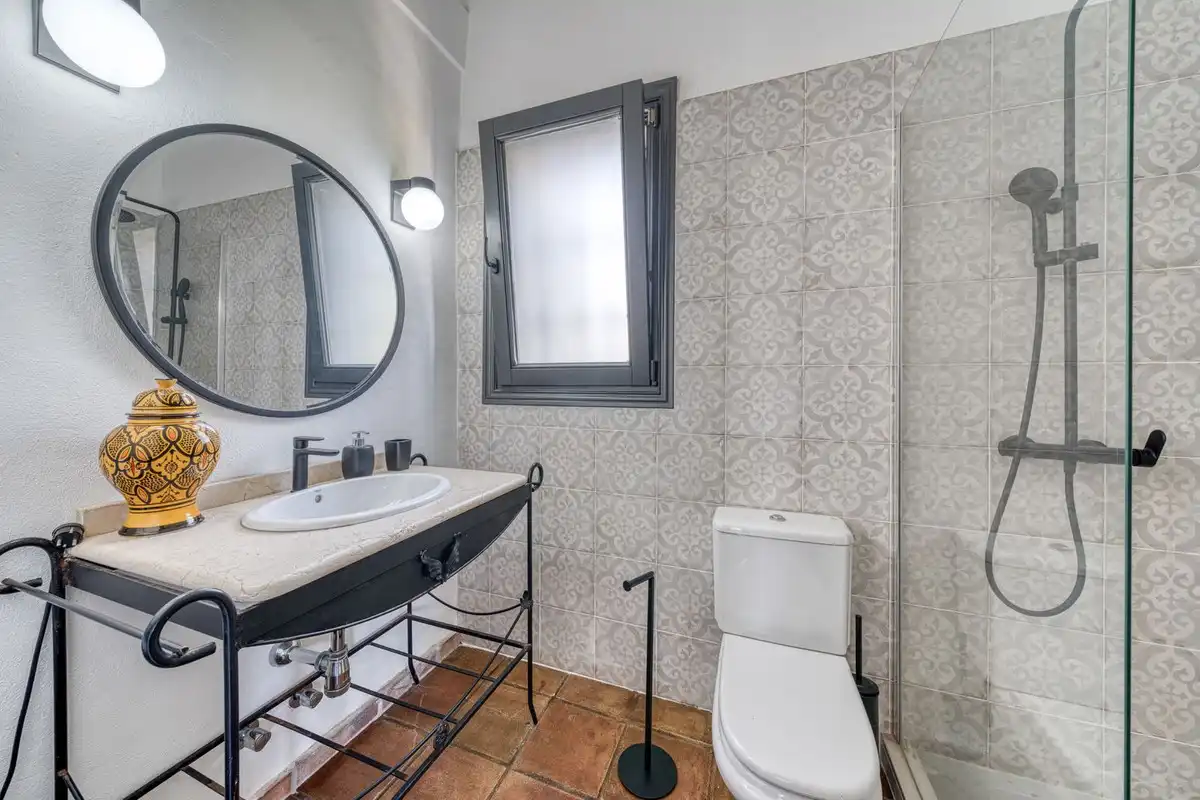 Bany de Casa o xalet en venda en Casares amb Aire condicionat, Jardí privat i Terrassa