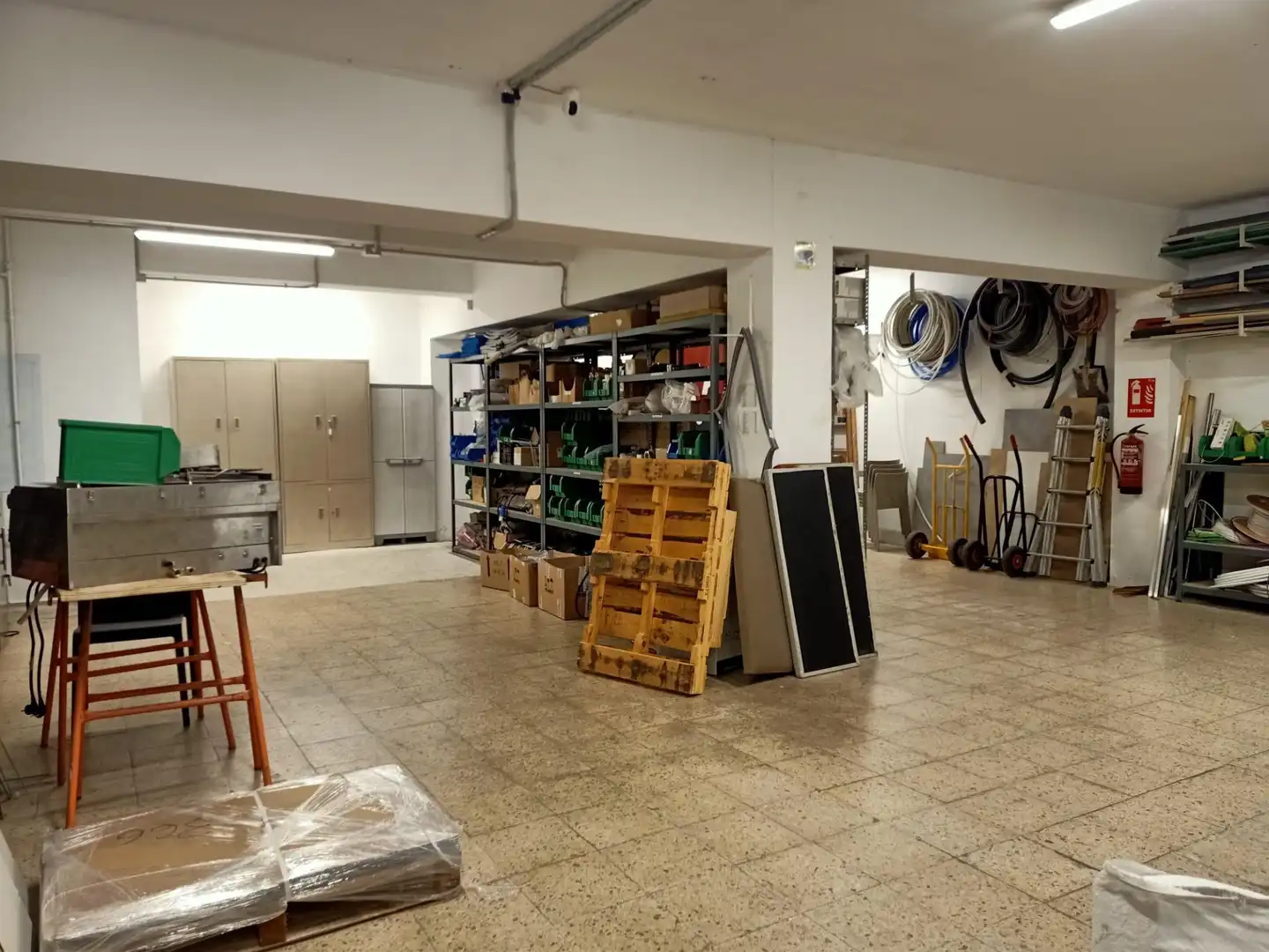 Local commercial à louer à Col.legis Nous, imagen 5